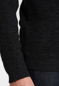 Selected Homme Stickad tröja - anthracite