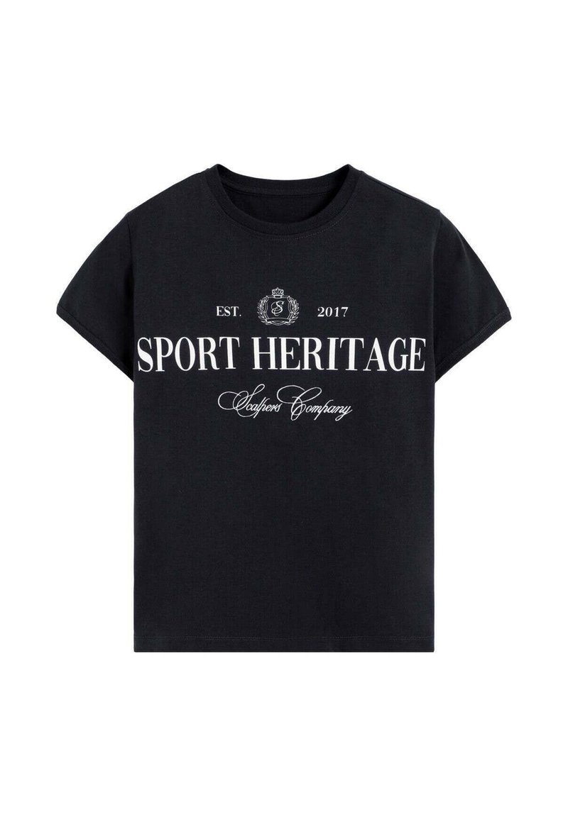 Camiseta de algodón negra con manga corta y cuello redondo. Texto blanco que imprime "HERENCIA DEPORTIVA" y "EST. 2017" en la parte frontal. Diseño sencillo.