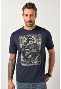 Marineblauw katoenen T-shirt met een vintage grafisch ontwerp van een schedel en ketting, korte mouwen en een ronde hals.