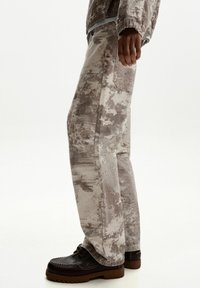 Thumbnail Image 3
