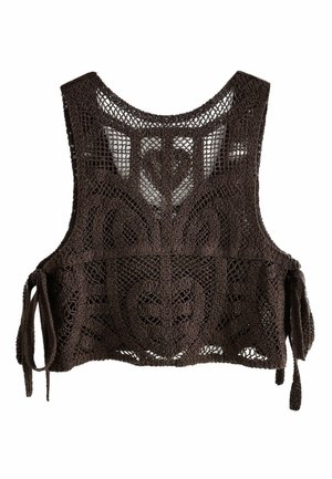 Tmavohnedé háčkované crop top bez rukávov, so vzormi v tvare srdca a geometrickými vzormi, s bočnými viazačkami na bielom pozadí.