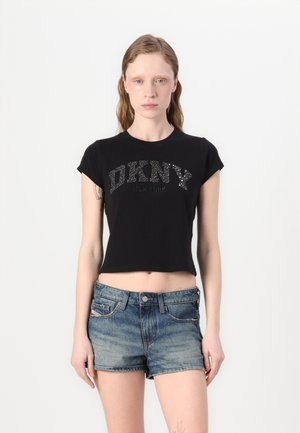 ARCHED DOME STUD LOGO FITTED BABY TEE - Nyomott mintás póló - black/black