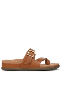 Sandalo scorrevole in pelle marrone con finitura texture, una cintura regolabile e dettaglio con fibbia dorata. Soletta morbida per il comfort. Suola piatta in gomma.