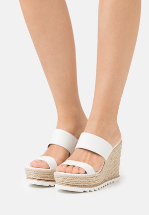 AGRAERITH - Mules à talons - white