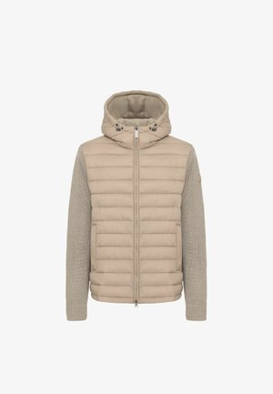 Beżowa kurtka puchowa z kapturem, z wypełnionym przodem i teksturowanymi dzianinowymi rękawami. Zamknięcie na zamek błyskawiczny z przodu oraz dyskretne logo na rękawie.