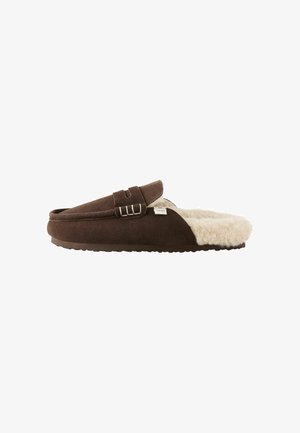 Next, Chaussons - chocolate brown