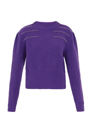 Lila gestrickter Pullover mit langen Ärmeln, geripptem Saum und dekorativen Nieten auf den Schultern. Weiche Textur und verkürztes Design.