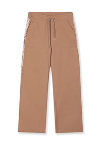 Pantalones de chándal marrones hechos de una tela suave, con cintura elástica, cordón, dos bolsillos laterales y un panel lateral con un patrón sutil.