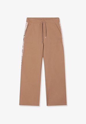 Pantalones de chándal marrones hechos de una tela suave, con cintura elástica, cordón, dos bolsillos laterales y un panel lateral con un patrón sutil.
