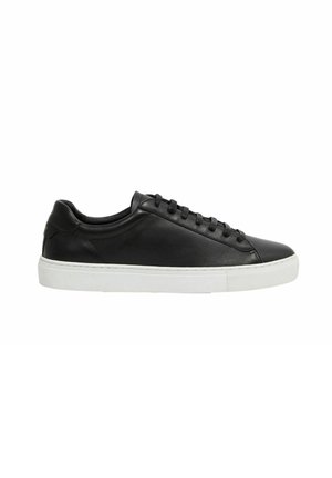 Schwarze Leder-Sneaker mit glatter Textur, abgerundeter Zehenpartie und weißer Gummisohle. Mit Schnürdesign und minimalistischen Akzenten.