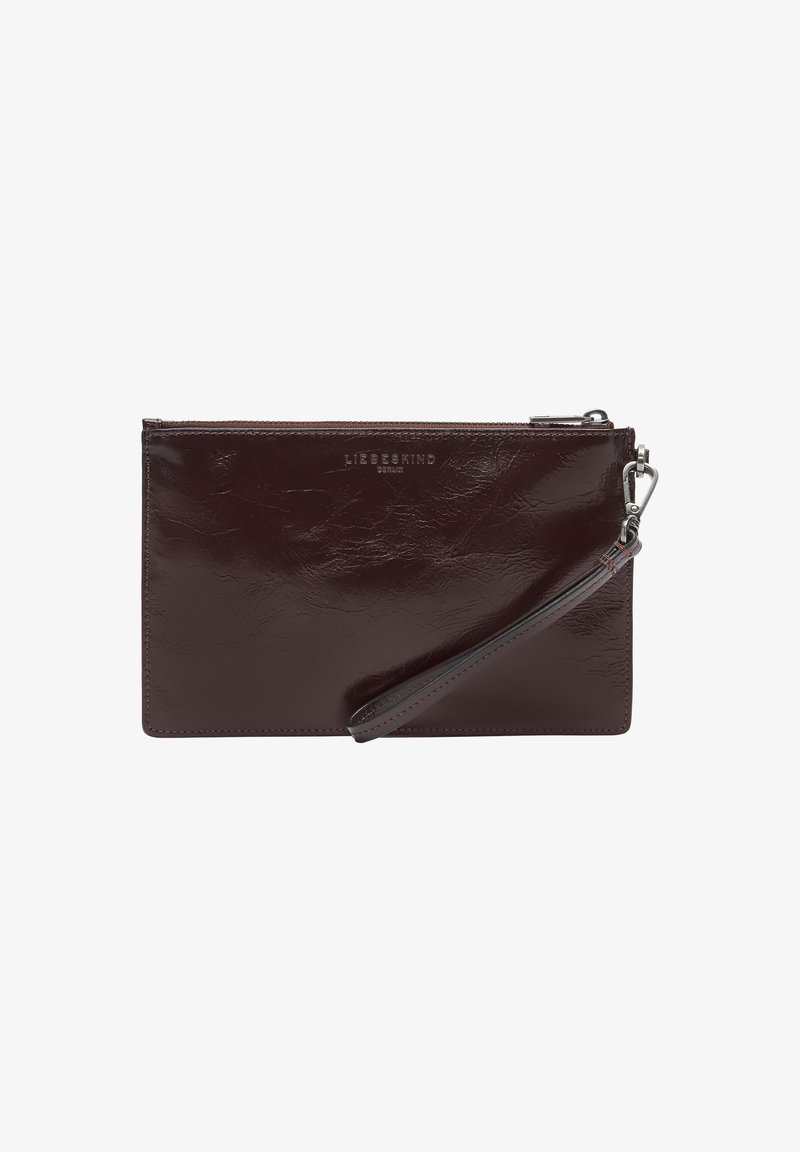 Dunkelbraune Leder-Wristlet-Clutch mit Reißverschluss und abnehmbarem Handgelenkband, glatte glänzende Oberfläche, geprägtes Branding in der Mitte der Vorderseite.