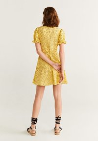 Mango Vapaa-ajan mekko - yellow