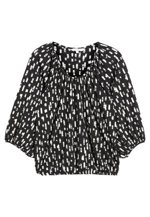 Blouse noire avec motif rectangulaire de coups de pinceau blancs, encolure froncée et manches bouffantes trois-quarts avec poignets et ourlet élastiques.