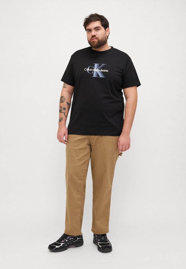 PLUS MONOLOGO SHIFT TEE - Print T-shirt2