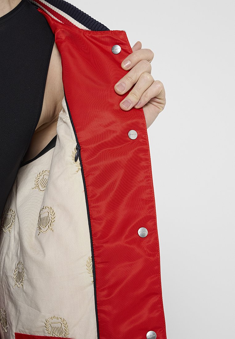 Leichte Jacke