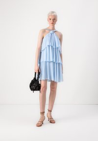 Thumbnail Image 3