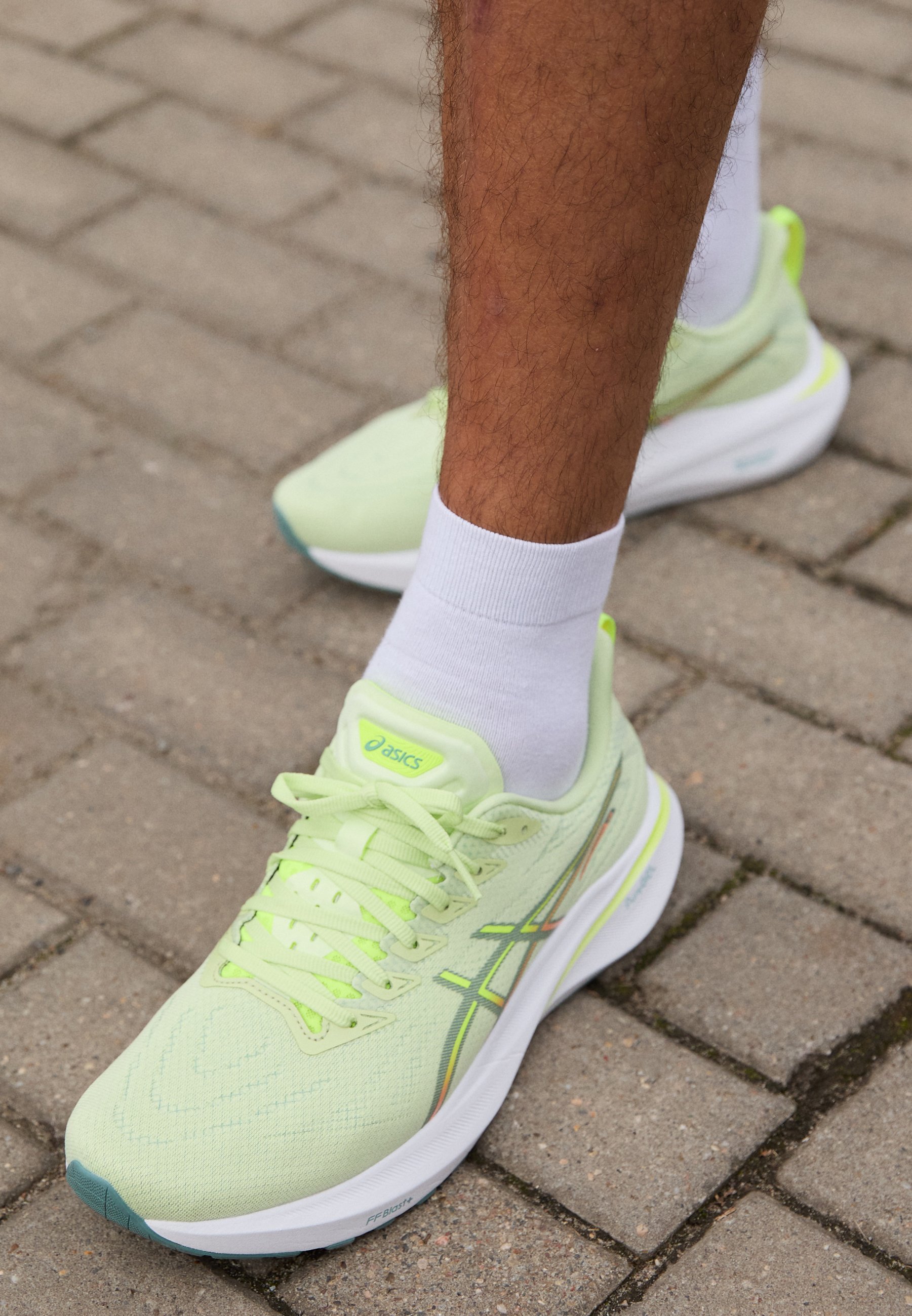 ASICS GT-2000 13 Running Shoes Size 11 Neon Green Trainers Only Used Once Asics Men main image 4