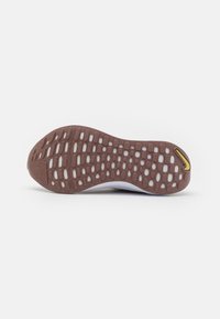 Nike Performance REACTX INFINITY  - Tenisice za cestovno trčanje - platinum violet/black/smokey mauve/saturn gold/white/photon dust