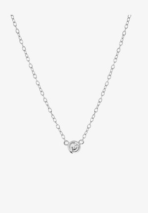 Zilveren ketting met een centrale ronde hanger met een heldere steen, met een eenvoudige vormgeving en een glanzende afwerking.