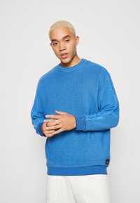 Carlo Colucci PARALLELO UNISEX - Strickpullover - blue/navy