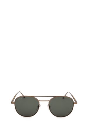 Occhiali da sole aviator con montatura in metallo e lenti verde scuro, con naselli regolabili, mostrati in vista frontale su sfondo bianco.
