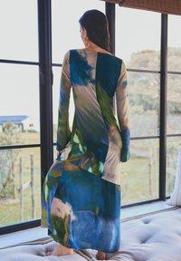 Next LONG SLEEVE COLUMN - REGULAR FIT - Maksikleit - blue digital abstract print
