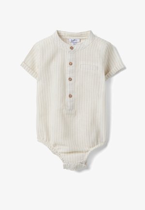 Baby-Strampler mit kurzen Ärmeln in Cremefarbe, dünne vertikale Streifen, vordere Holzknöpfe, Brusttasche und Druckknopfverschluss am unteren Teil.