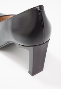 Zign Pumps - black
