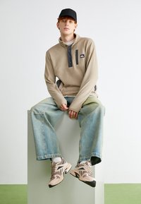 Quiksilver NO DESTINATION 2 HALF SNAP - Fleecepullover - timber wolf