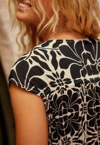 Next TIE FRONT SLEEVE-REGULAR FIT - Maksimekko - black white