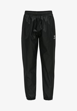 Pantalones impermeables negros con cintura y puños elásticos. Presentan un pequeño logo en la pierna izquierda. Textura suave y brillante. Diseño ligero.