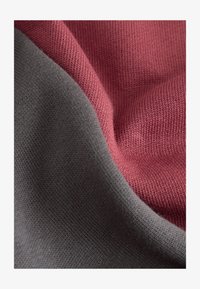 No seleccionado, burgundy red