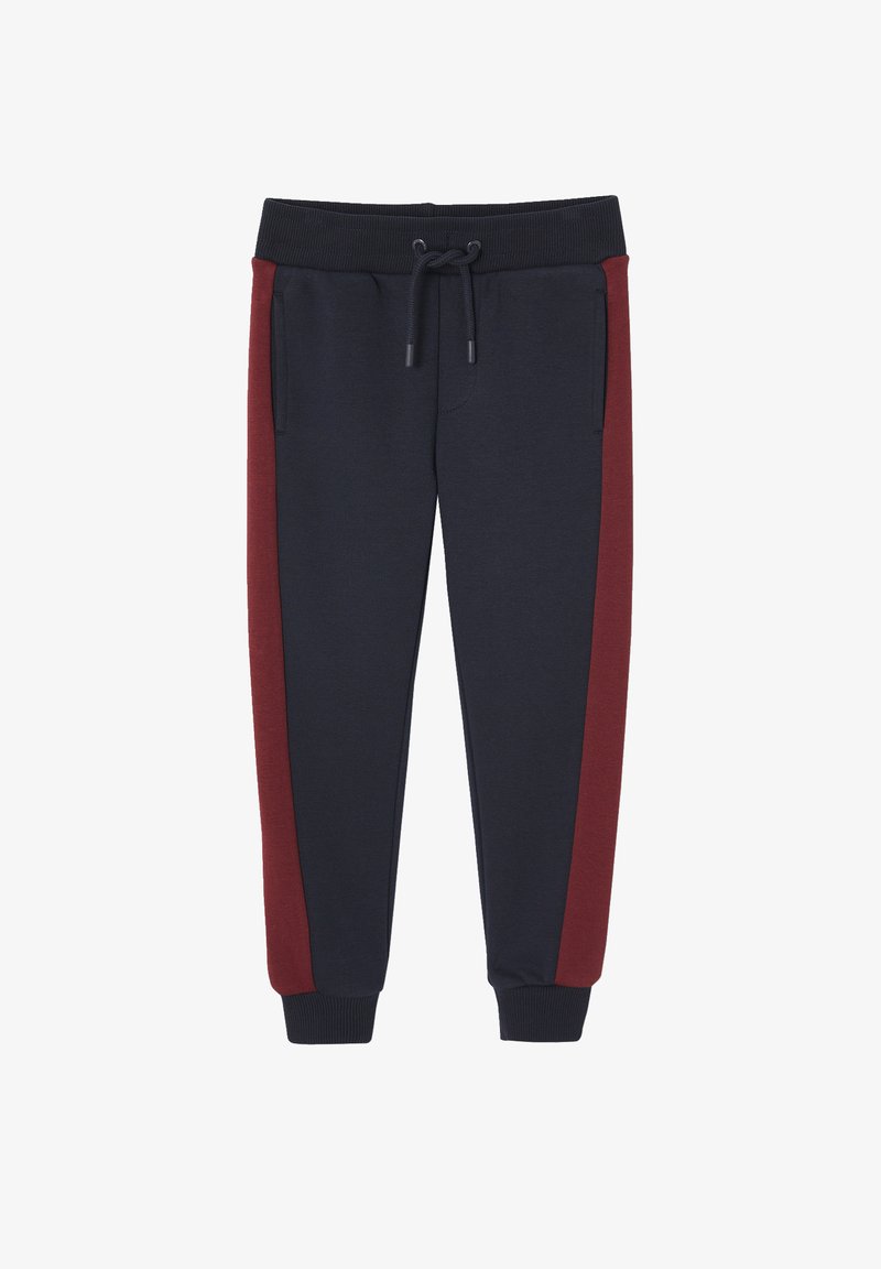 Sweatpants mit einem dunkelblauen Körper und burgunderfarbenen Seitenpaneelen, elastischem Bund, Kordelzugverschluss und zwei seitlichen Taschen.