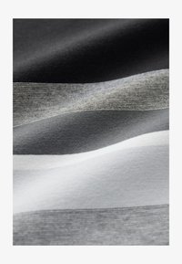 Selezionato, neutral stone black