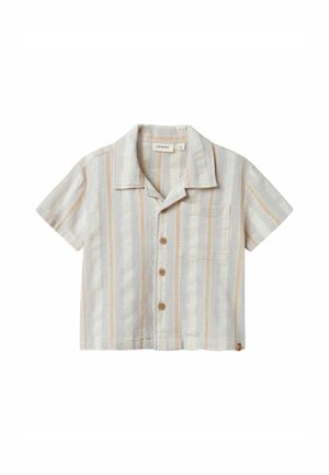 Camisa de manga corta con botones, con rayas verticales en beige, blanco y gris claro, y un bolsillo en el pecho.