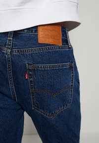 Levi's® 551Z™ AUTHENTIC STRAIGHT - Avar lõikega teksad - dark blue denim
