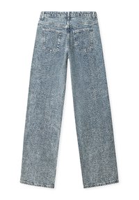 Ljusblå denimjeans med bred benpassform, med en texturerad yta, två bakfickor och en hög midja.