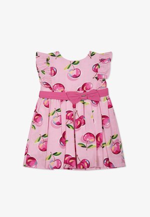 Abito rosa con maniche voluminose e stampa di ciliegie. Presenta una gonna plissettata e una cintura abbinata con un dettaglio a fiocco al centro.