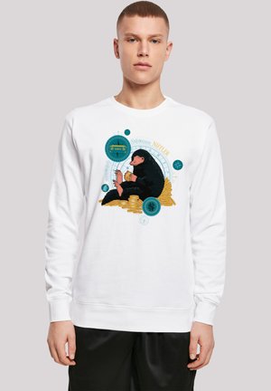 Hvit hettegenser med et fargerikt niffler-illustrasjon omgitt av gullmynter og teal detaljer, som fremhever et lekent design.