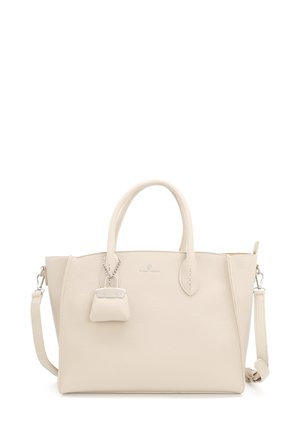 Borsa tote in pelle beige con doppio manico superiore e tracolla rimovibile. Presenta un piccolo ciondolo a forma di lucchetto e logo impresso.