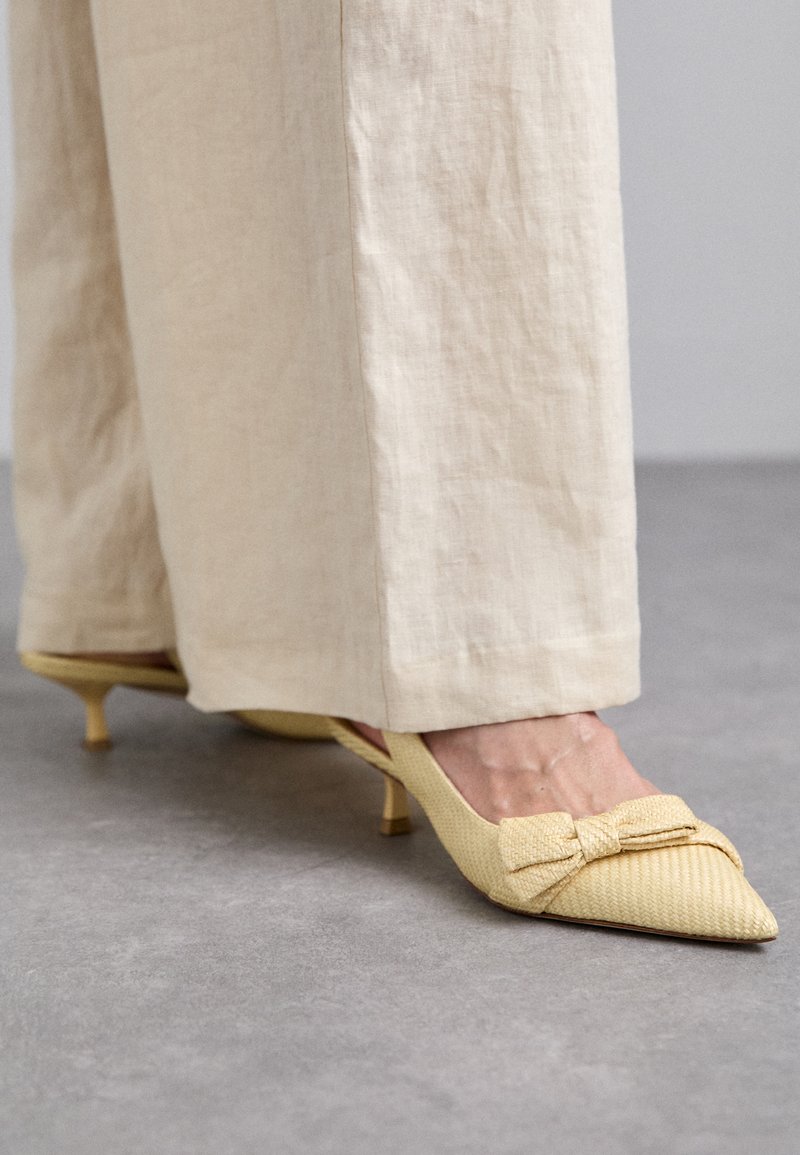 Stuart Weitzman SOFIA SLINGBACK - Klasične cipele s visokom petom - wheat