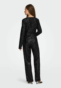 JDY JDYTINA NORMAL GESCHNITTEN  - Pantalon classique - black