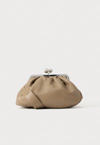 CUBICO - Väike käekott - tortora