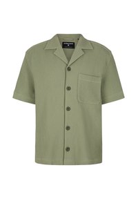 Olijfgroene shirt met korte mouwen van een gestructureerde stof, met een knoopsluiting aan de voorkant, kraag en een borstzak.