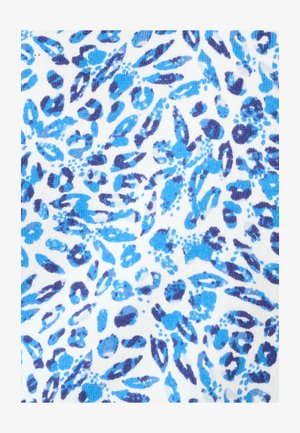 Blauw en donkerblauw abstract luipaardprintpatroon op een witte stoffenachtergrond, met onregelmatige vlekken en vormen.
