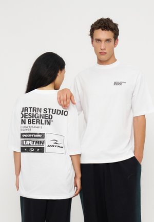YOURTURN, UNISEX REGULAR FIT - Tričko s potlačou - white