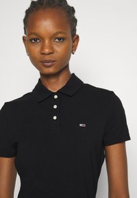Tommy Jeans SLIM ESSENTIAL - Polo - black