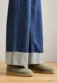 CLASSIC MINI II - Talvisaappaat - moss green​