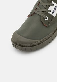 Palladium Botki sznurowane
