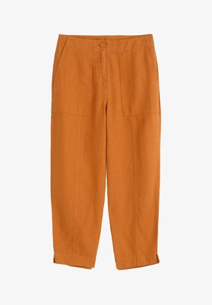 Pomarańczowe lniane spodnie o luźnym kroju, z dwoma przednimi kieszeniami, zapięciem na guzik i podwiniętymi nogawkami dla wyjściowego wyglądu.